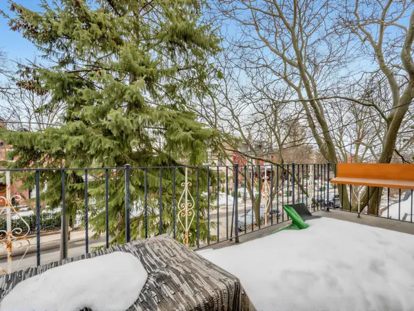 542 Crawford ST, Toronto C01, ON M6G 3J8