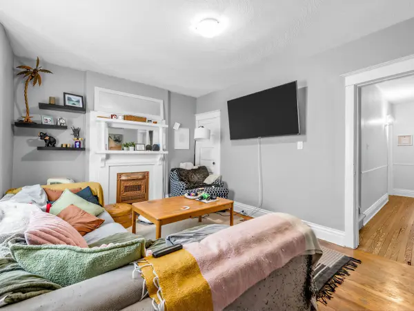 542 Crawford ST, Toronto C01, ON M6G 3J8
