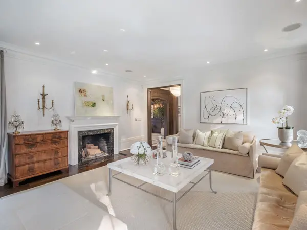 64 Old Forest Hill RD, Toronto C03, ON M5P 2R2