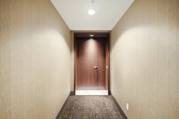 180 University AVE #2209, Toronto C01, ON M5H 0A2