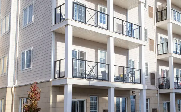 70 Shipway AVE #204, Clarington, ON L1B 0V7