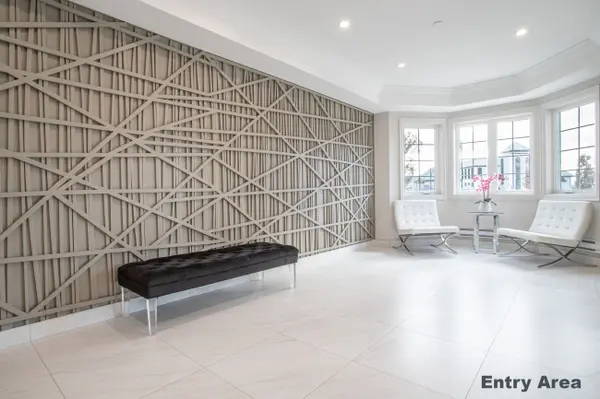 70 Shipway AVE #204, Clarington, ON L1B 0V7