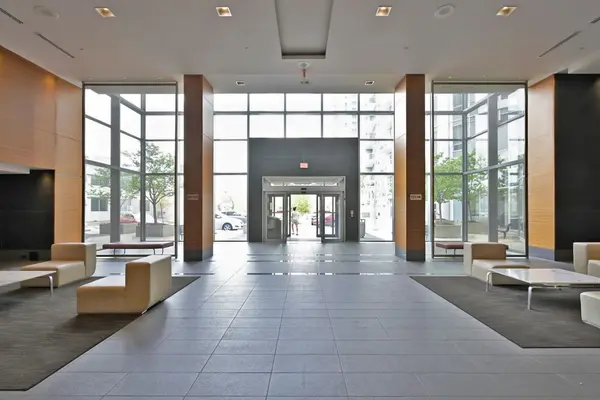 125 Village Green SQ #1607, Toronto E07, ON M1S 0G3