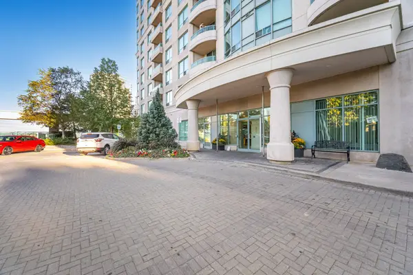 61 Town Centre CT #2006, Toronto E09, ON M1P 5C5