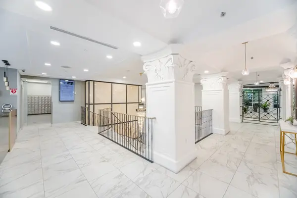 61 Town Centre CT #2006, Toronto E09, ON M1P 5C5