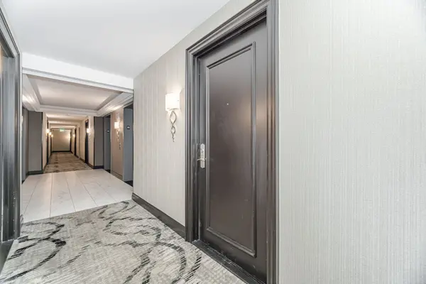 61 Town Centre CT #2006, Toronto E09, ON M1P 5C5