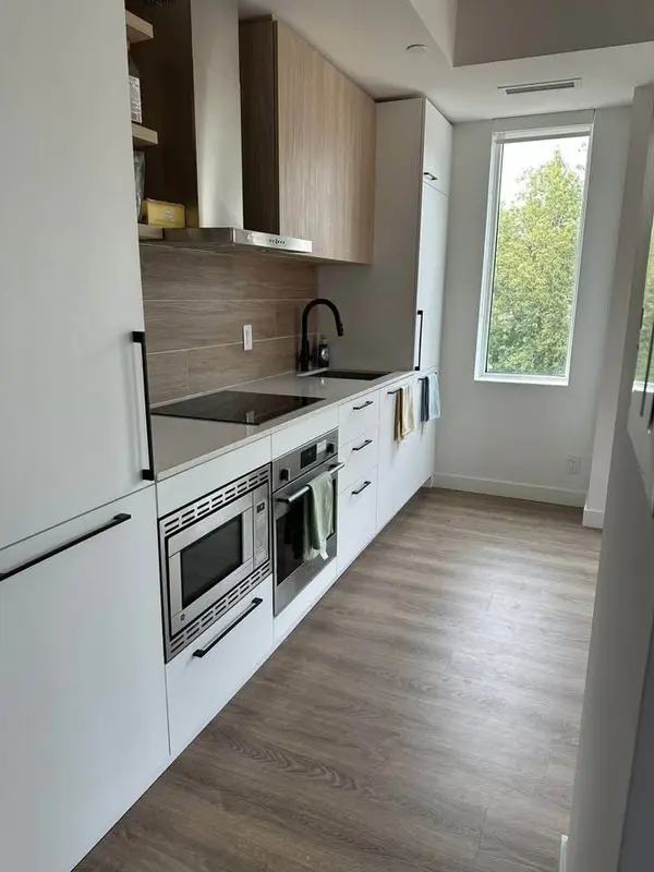 1050 Eastern AVE #329, Toronto E01, ON M4L 0B7