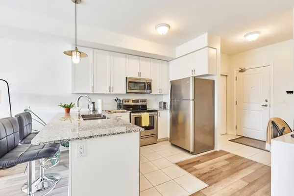 70 Shipway AVE #101, Clarington, ON L1B 0V7