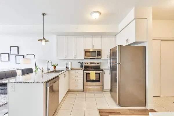 70 Shipway AVE #101, Clarington, ON L1B 0V7