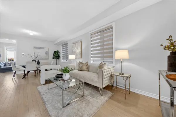 5 Thelma DR, Whitby, ON L1P 0N3