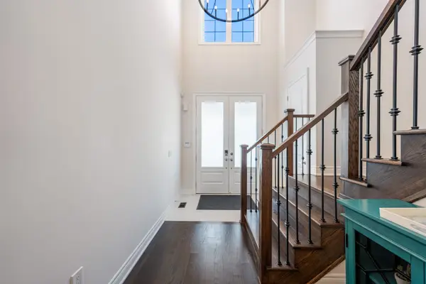 124 Mondial CRES, East Gwillimbury, ON L9N 0S2