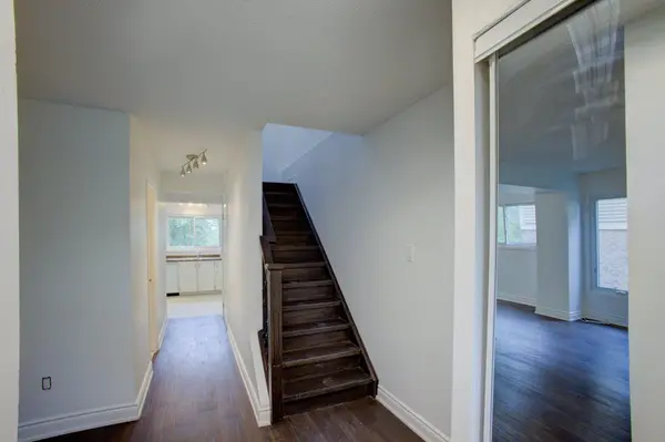 36 Fox RUN, Barrie, ON L4N 5L5