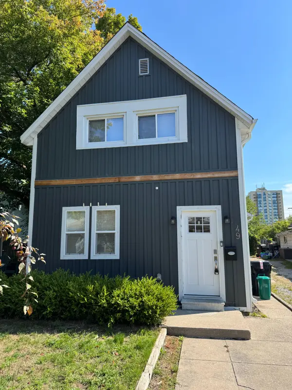 49 Sanford ST, Barrie, ON L4N 3C3