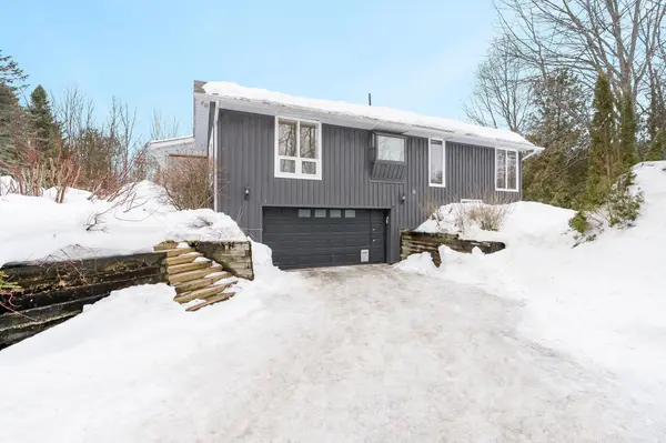 2332 Foxmead RD, Oro-medonte, ON L0K 1E0