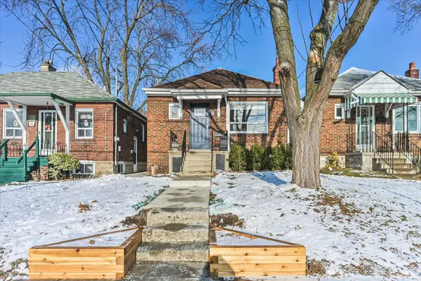 8 Pritchard AVE, Toronto W03, ON M6N 1T1