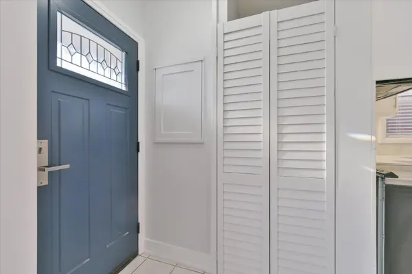 8 Pritchard AVE, Toronto W03, ON M6N 1T1