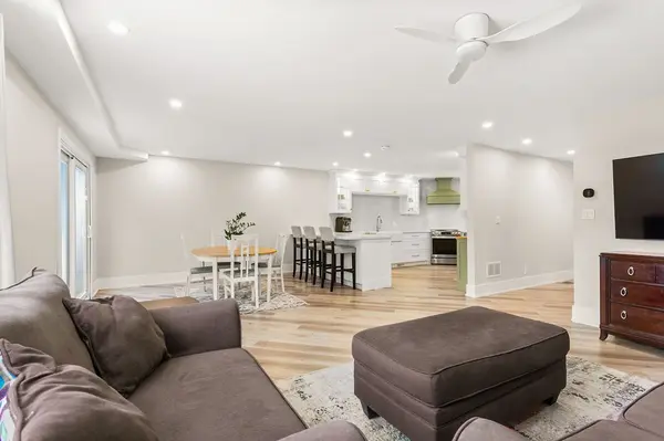 198 Cullum CT, Burlington, ON L7T 4A9