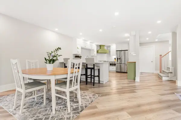 198 Cullum CT, Burlington, ON L7T 4A9