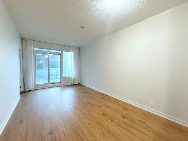 188 Clark BLVD #1003, Brampton, ON L6T 0J2