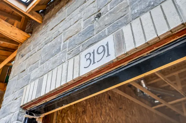 600 Maplehill DR #9, Burlington, ON L7N 2W3