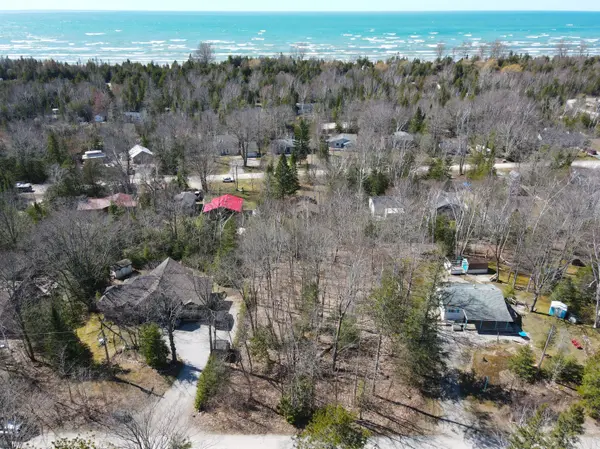 83 Silver Lake CRES, South Bruce Peninsula, ON N0H 2G0