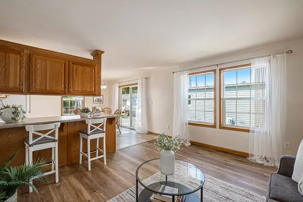 65 Vanier RD, Bells Corners And South To Fallowfield, ON K2H 7P6