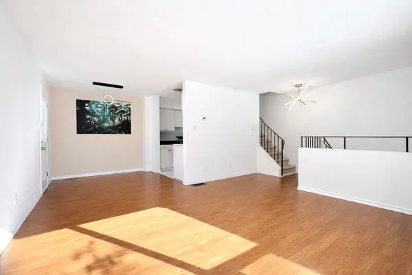 11C Sonnet CRES, Bells Corners And South To Fallowfield, ON K2H 8W8