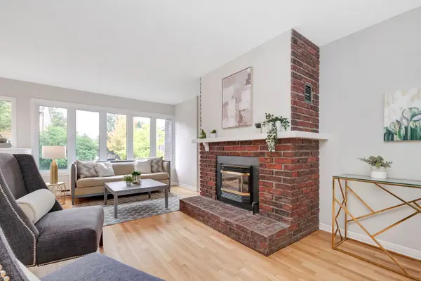 2098 Eric CRES, Cyrville - Carson Grove - Pineview, ON K1B 4P4