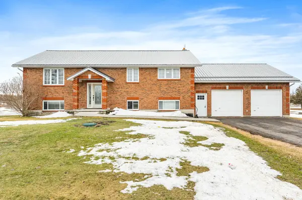 682 Caton RD,  Loyalist,  ON K0H 1G0