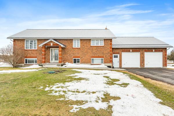 682 Caton RD,  Loyalist,  ON K0H 1G0