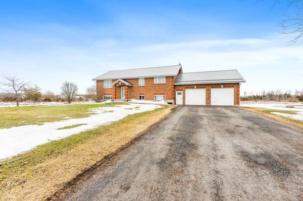 682 Caton RD, Loyalist, ON K0H 1G0