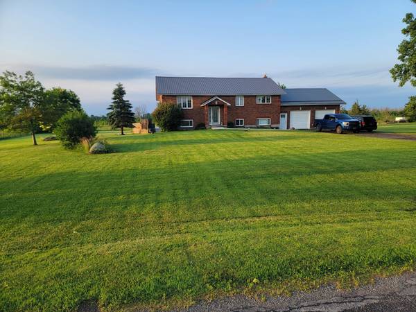 682 Caton RD, Loyalist, ON K0H 1G0