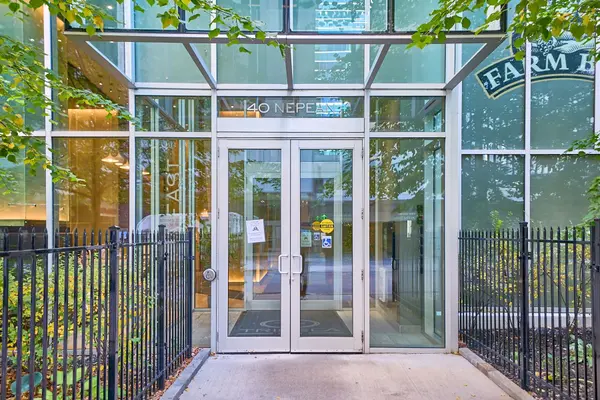 40 Nepean ST #1306, Ottawa Centre, ON K2P 0X5