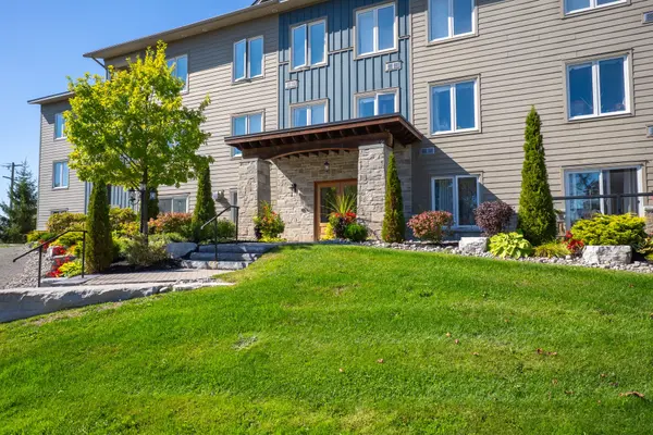 94 Francis ST W #308, Kawartha Lakes, ON K0M 1N0