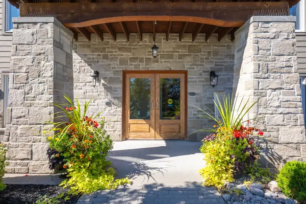 94 Francis ST W #308, Kawartha Lakes, ON K0M 1N0