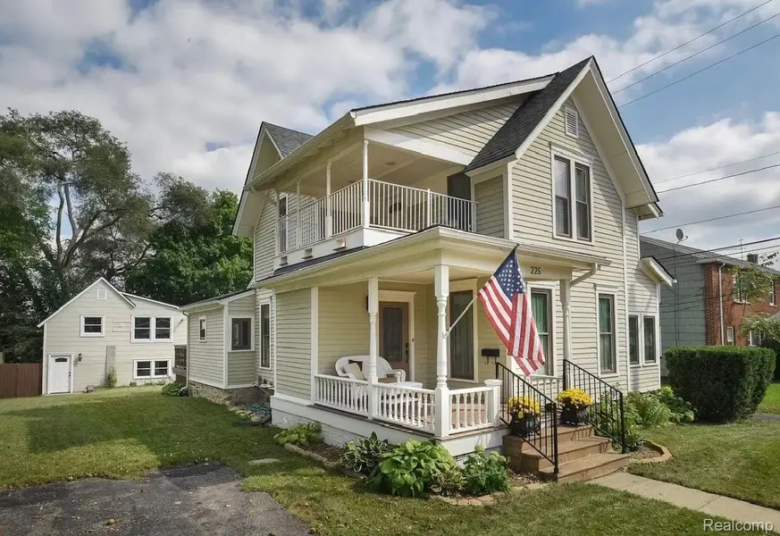 225 S CENTER ST, Northville, MI 48167