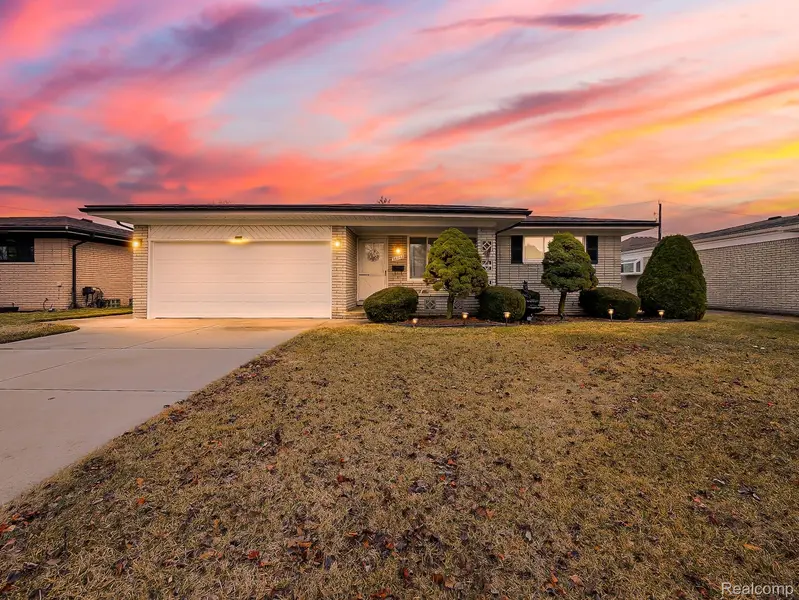 36268 Jeffrey DR, Sterling Heights, MI 48310