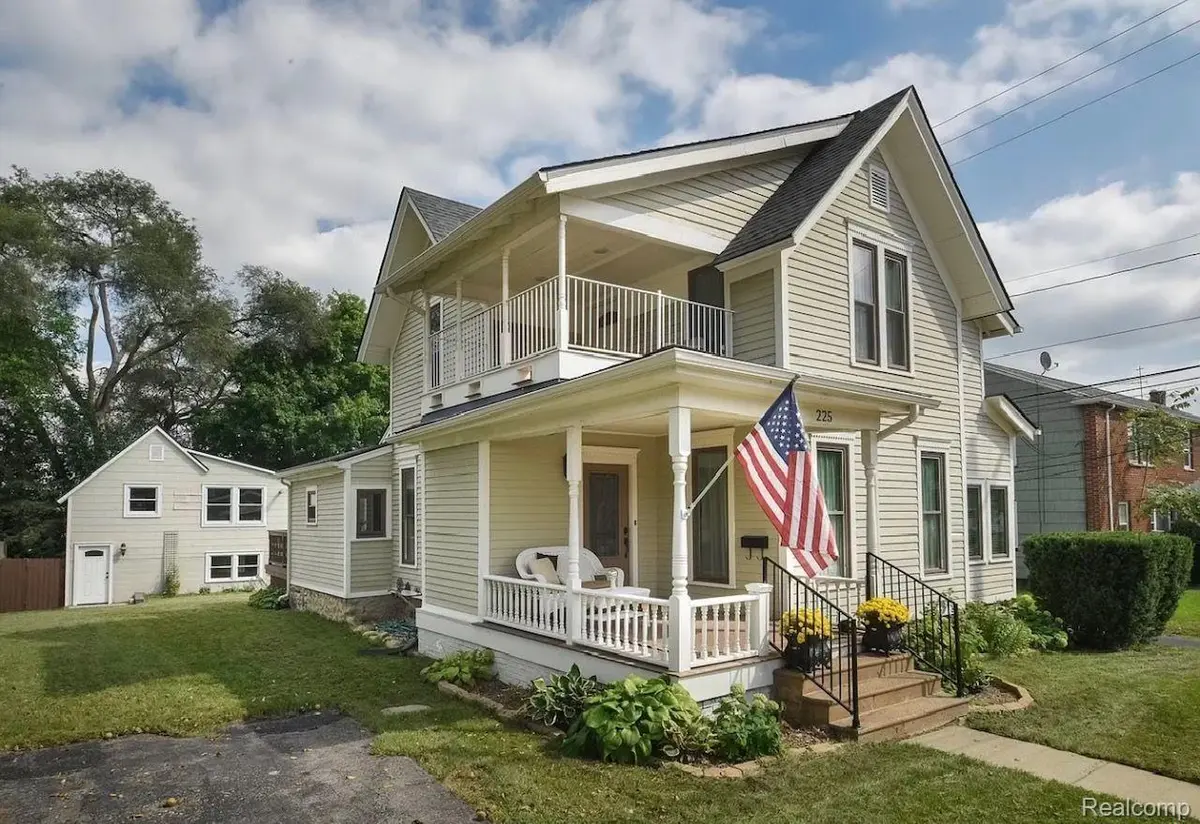 225 S CENTER ST, Northville, MI 48167