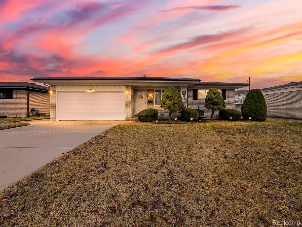 36268 Jeffrey DR, Sterling Heights, MI 48310