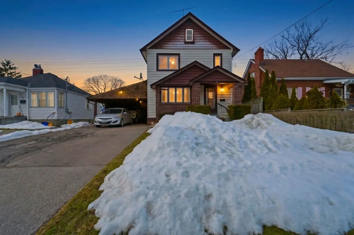 30 Thomas ST, Oshawa, ON L1H 3W5