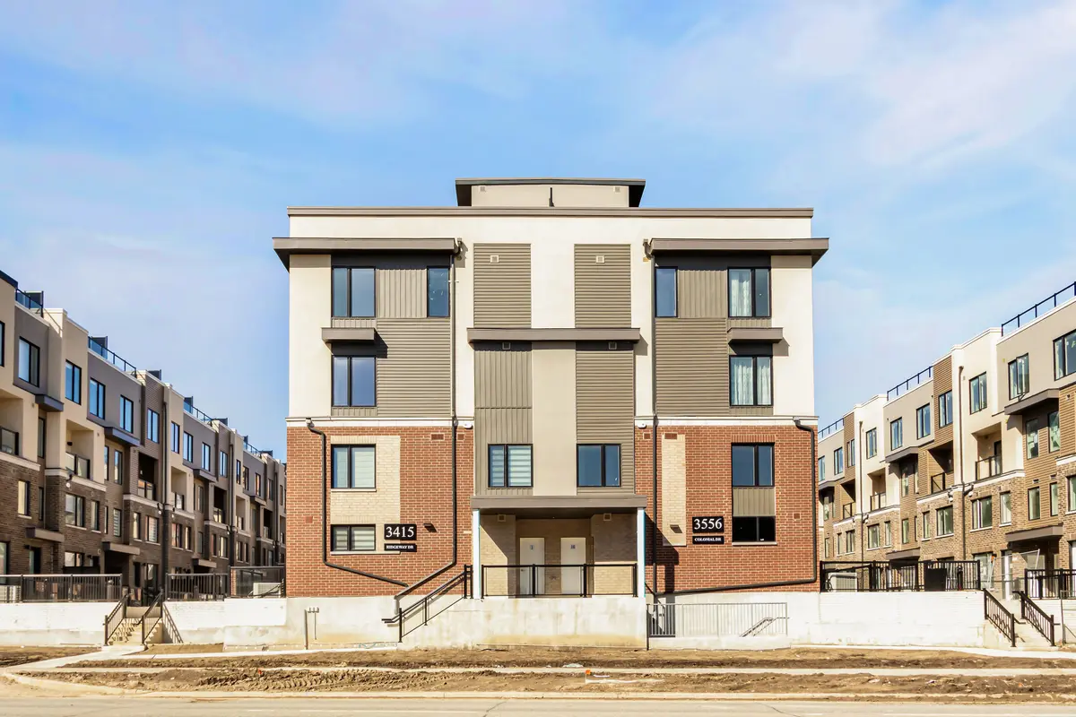 3415 Ridgeway DR #16, Mississauga, ON L5L 0B9