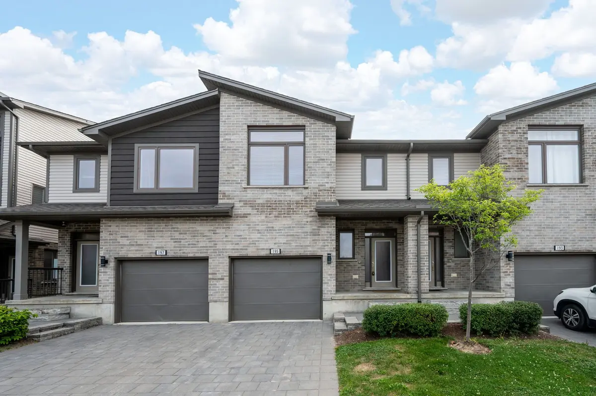 1960 Dalmagarry RD #195, London North, ON N6G 0T8