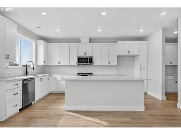 16842 SW LEAF LN, Tigard, OR 97224