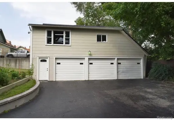 225 S CENTER ST, Northville, MI 48167