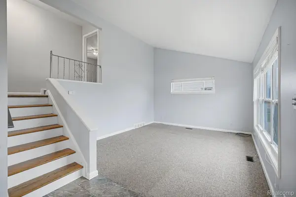 24749 Panama AVE, Warren, MI 48091