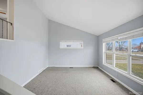 24749 Panama AVE, Warren, MI 48091