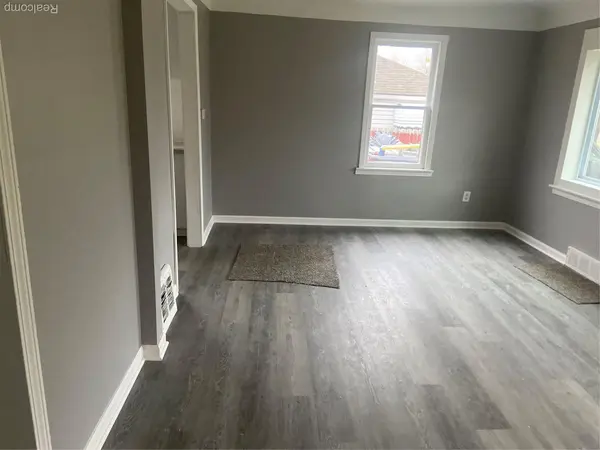 2064 Lavelle RD, Flint Charter Township, MI 48504