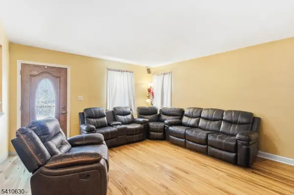 909 Seymour Ave, Linden City, NJ 07036