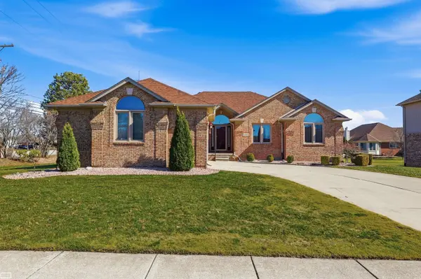 50988 Shenandoah DR, Macomb Twp, MI 48044