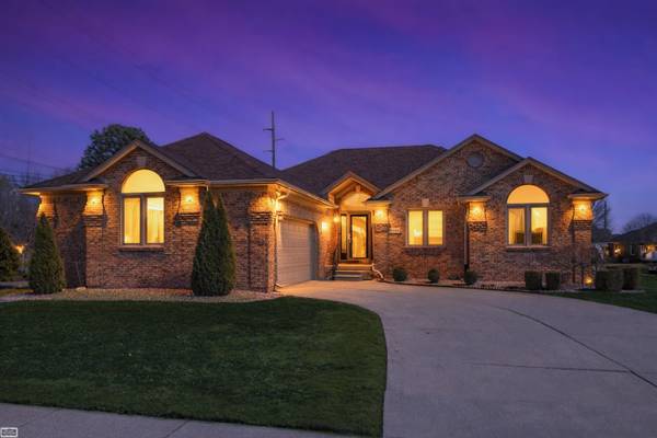 50988 Shenandoah DR, Macomb Twp, MI 48044